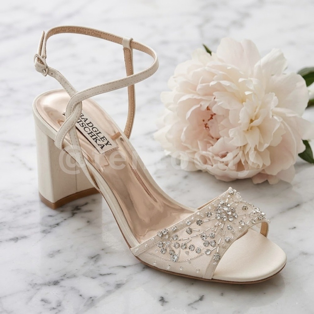 Badgley Mischka Size 9 Blaine Ivory White Jeweled Dress Sandals Heels Shoes